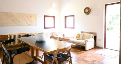 N260 - Numana, large four-room apartment in the open countryside