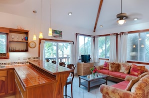 Interior - Starry Nights @ The Blue Bahia Resort in Sandy Bay (Roatan)