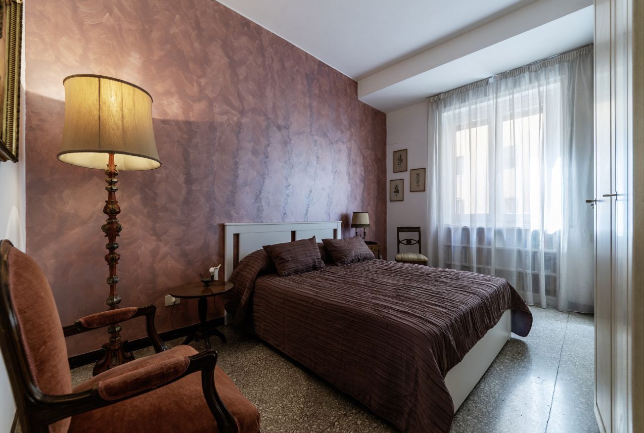 2 bedrooms, iron/ironing board, Internet, bed sheets