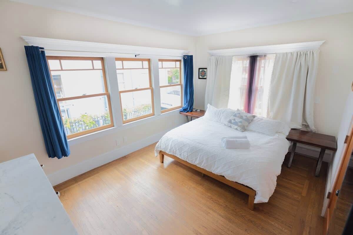 10 bedrooms, iron/ironing board, WiFi, bed sheets