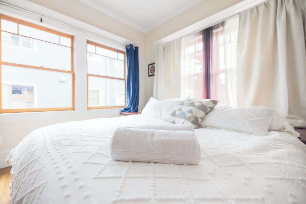 10 bedrooms, iron/ironing board, WiFi, bed sheets