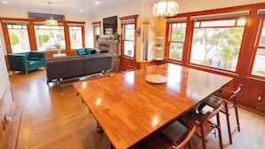Dining - Luxury Elmwood–Rockridge Flat w/ Hot Tub (Berkeley)