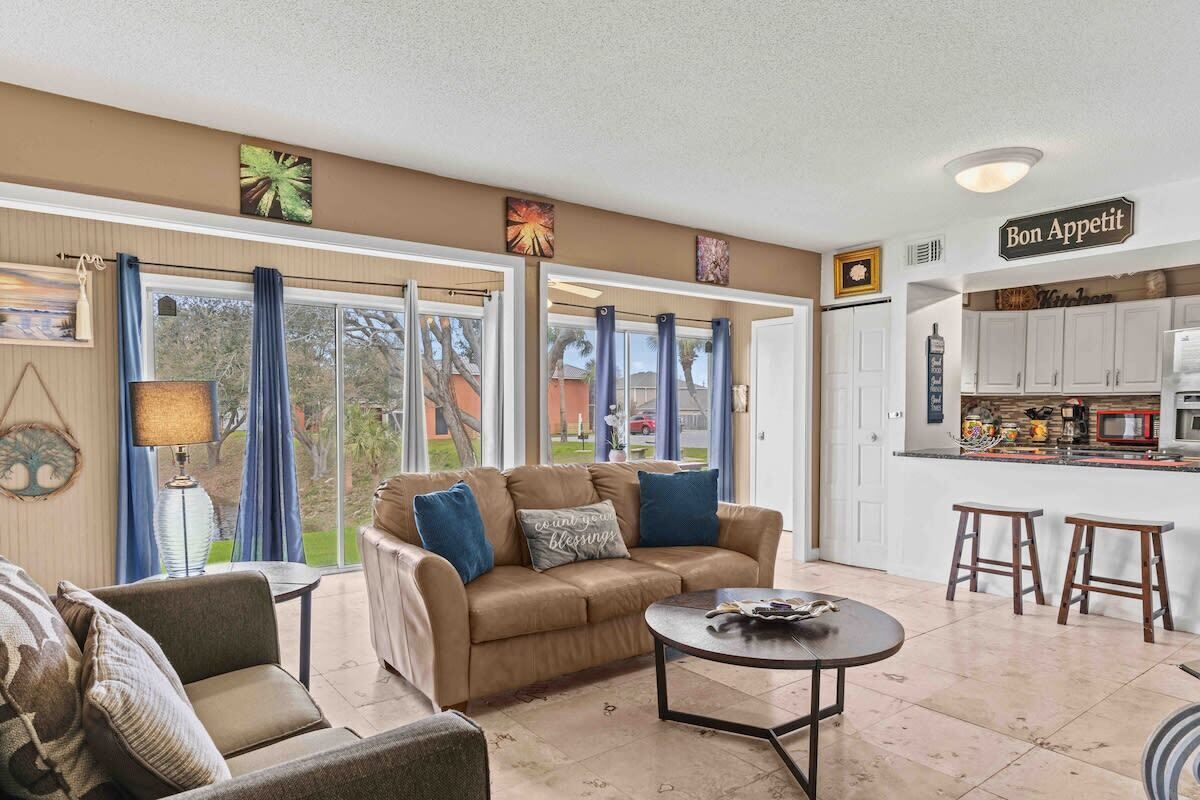 Great Modern Condo in the Heart of Destin!!