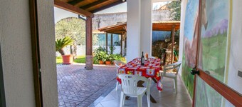 Casa Pia with pretty garden in Oliena
