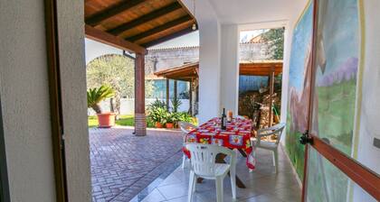 Maison Pia avec jardin en Oliena