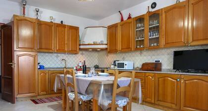 Haus Pia mit Garten en Oliena