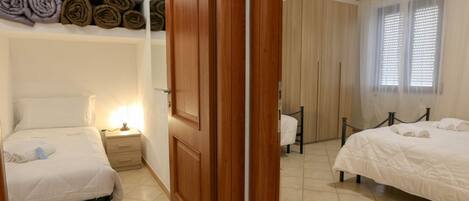 3 室のベッドルーム、ベッドシーツ