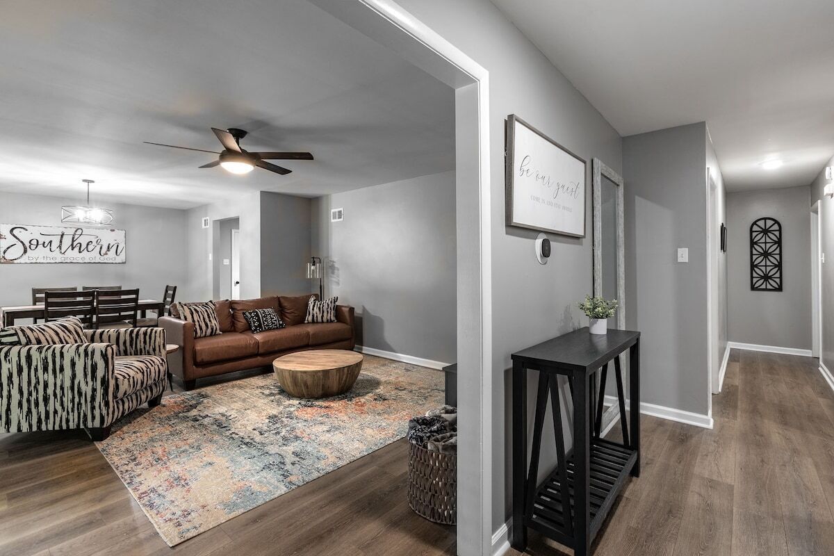 Southern Comfort. 3bd/2ba house in downtown Conway