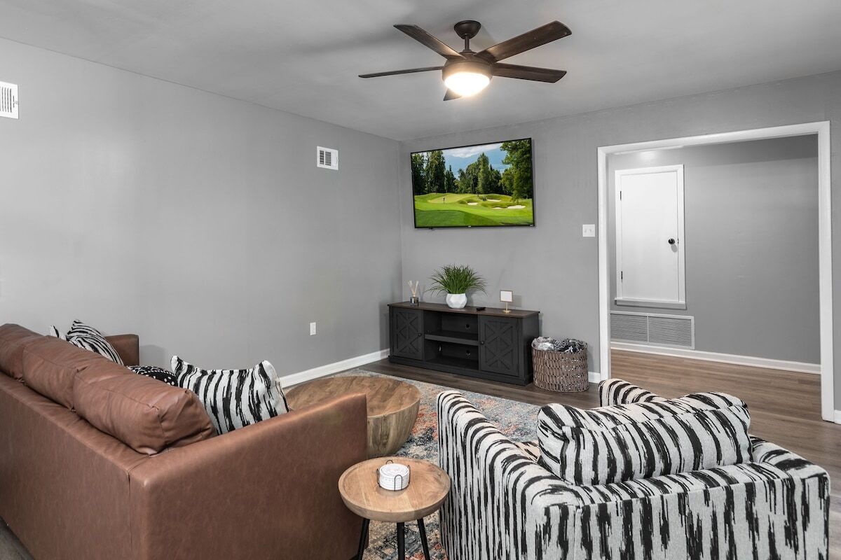 Southern Comfort. 3bd/2ba house in downtown Conway