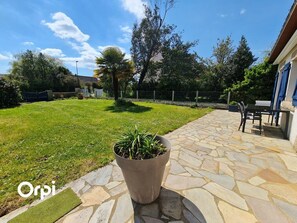 Outdoor dining - Large house for ten people with garden (ARZON)