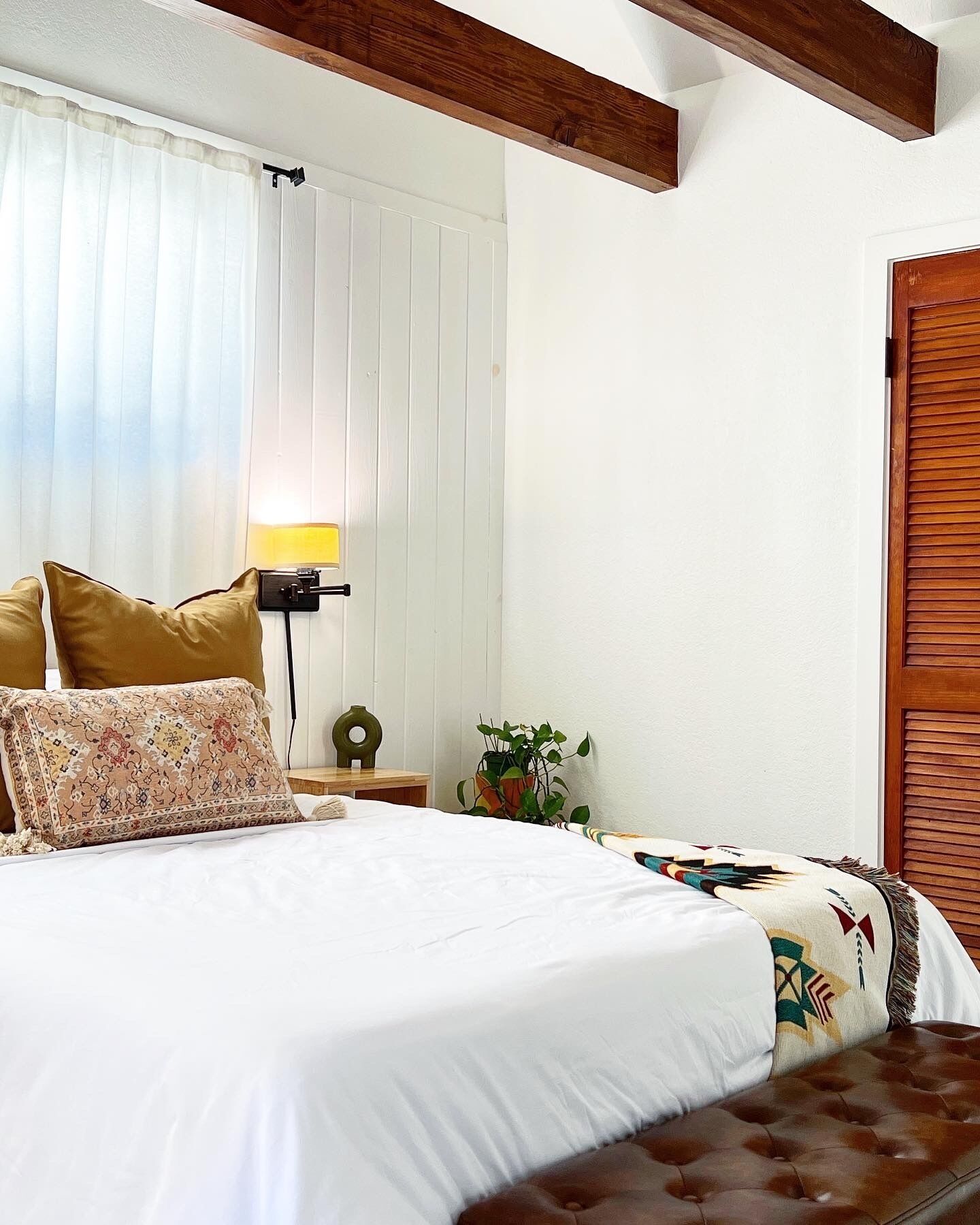 Cozy, Romantic, Serene! Inflatable hot tub. 