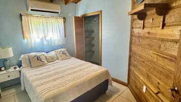 2 slaapkamers, een strijkplank/strijkijzer, gratis wifi, beddengoed