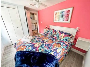 2 bedrooms, travel crib, WiFi