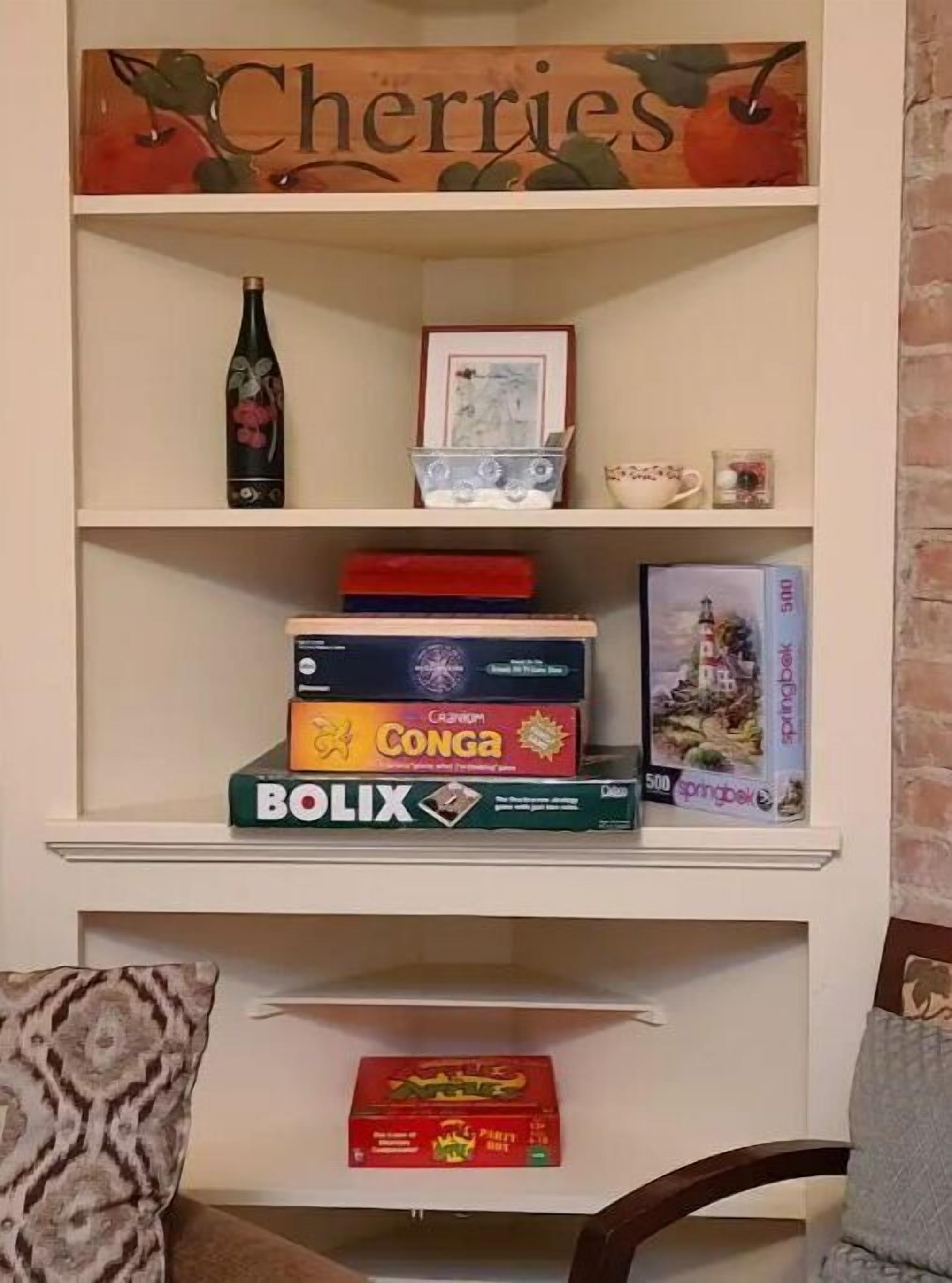 #2 Walk to the beach, restaurants, shops, museums 