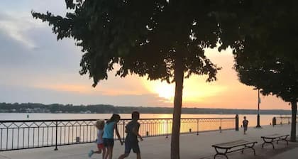 #2 Heart of Sturgeon-Bay, Walk to the beach, restaurants, bars, shops, museums