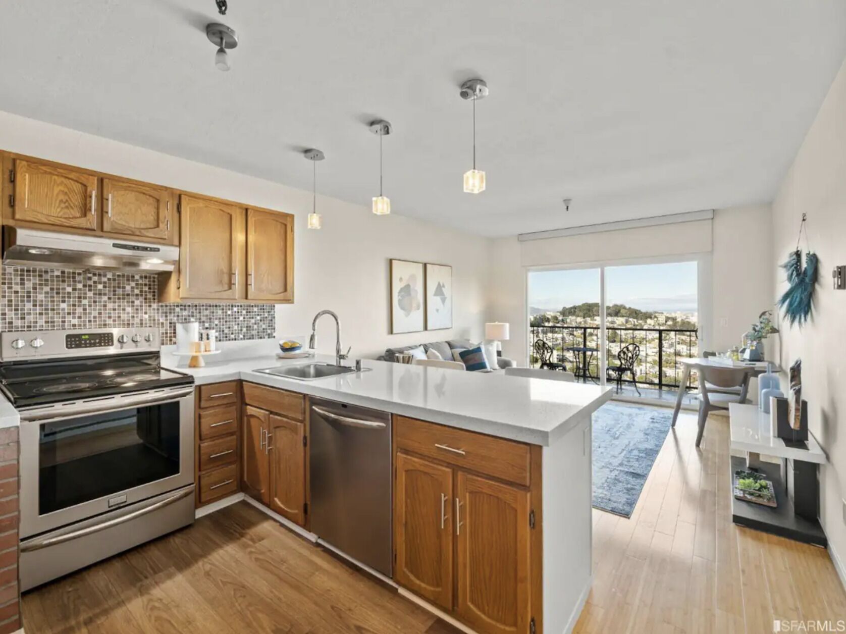 Stunning 2-Level Apt with Panoramic SF Views & Private Balconies