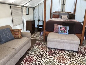 1 bedroom, bed sheets