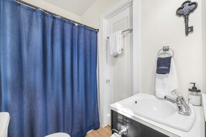 Hair dryer, towels - Salmon River Cabin #210 (Riggins)