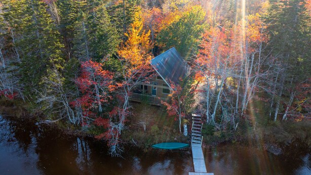 Front of property - Hampton Mountain Chalets (Hampton)