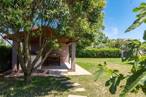Property grounds - Villa with pool (Pula)