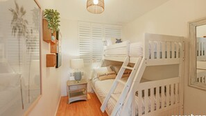 2 bedrooms, Internet, bed sheets - Terrace 4 - Views in the Heart of Avoca (Avoca Beach)