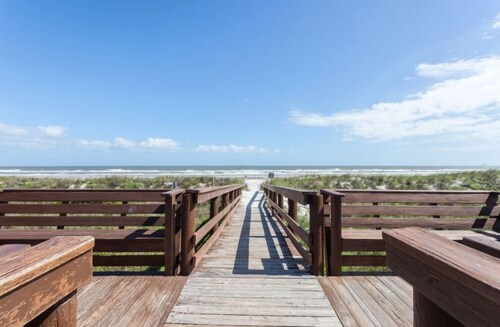 Ocean & Racquet 5116