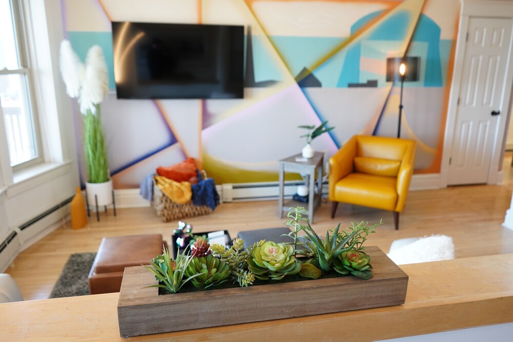 Zenith City Condo | A Colorful & Eclectic Apartment