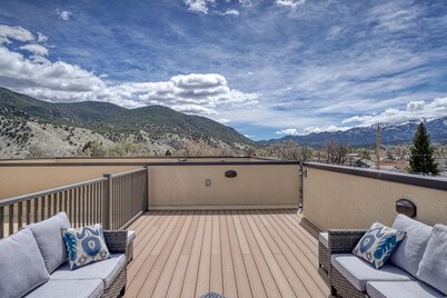 Beautiful New Townhome in Downtown Salida