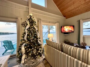 Smart TV, fireplace - 180 Degree Views w/ Beachfront Firepit & Stargazing Platform (Gouldsboro)