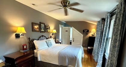 Red Rocker Inn