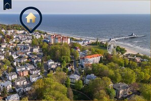 Unclassified image, 3 of 17, button