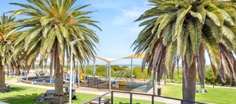 Beach Front Townhouse on The Esplanade