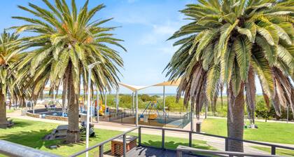 Beach Front Townhouse on The Esplanade