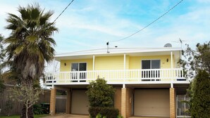 Front of property - Boonderabbi House (Cowes)