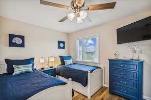 2 bedrooms, iron/ironing board, free WiFi, bed sheets