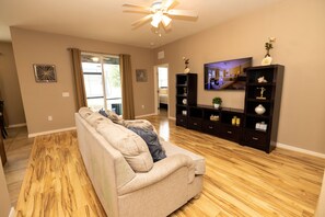 Living area - Vacation Villa / Home Near Disney (Davenport)