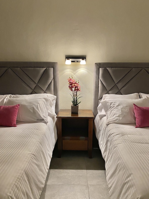 Deluxe-Doppelzimmer | Verdunkelungsvorhänge, Bügeleisen/Bügelbrett, kostenloses WLAN