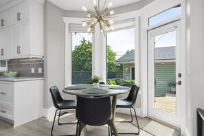 Dining - Unbeatable Location for Your Stampede Trip! (Calgary)