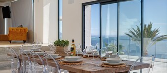 Luxury villa, breathtaking views and heated pool