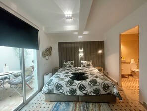 3 chambres, bureau, Wi-Fi gratuit, draps fournis