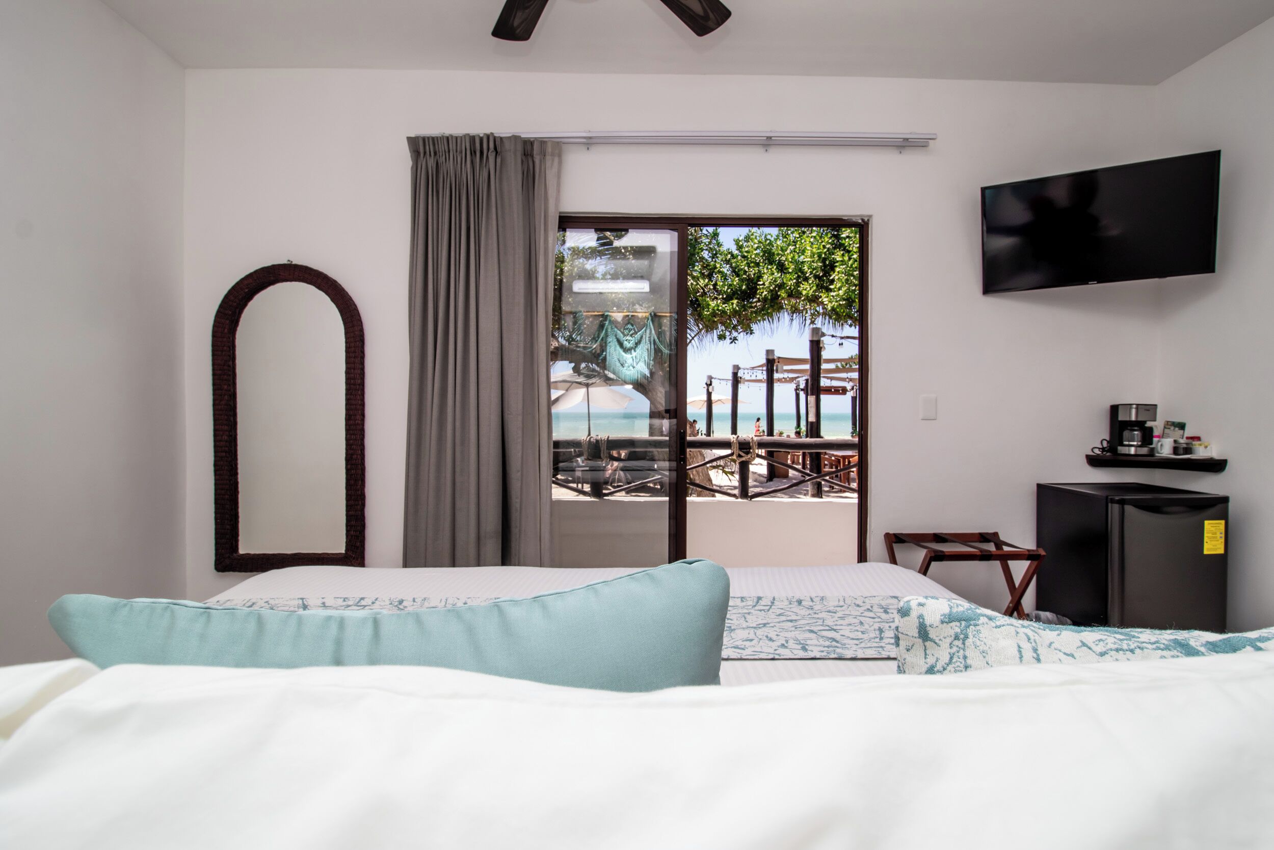 Suite, 1 kingsize bed, uitzicht op oceaan | Kamervoorziening