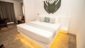 Suite Deluxe | Ropa de cama de alta calidad y caja de seguridad en la habitación