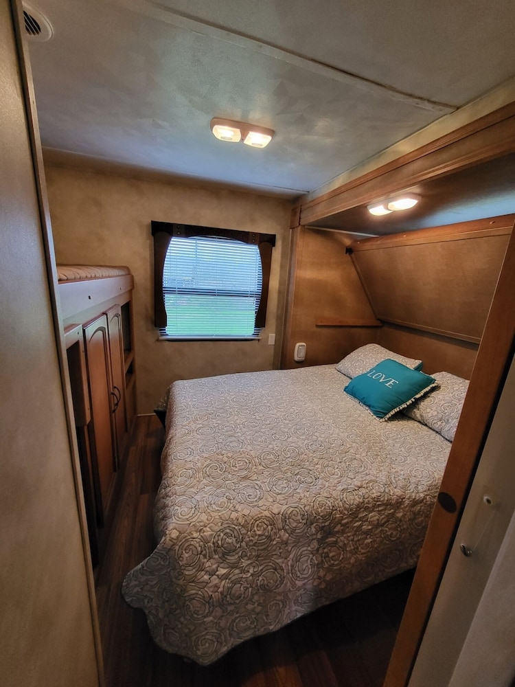 Riverfront Rental, camper sleeps 4, Petersburg, WV, Smoke Hole,Seneca