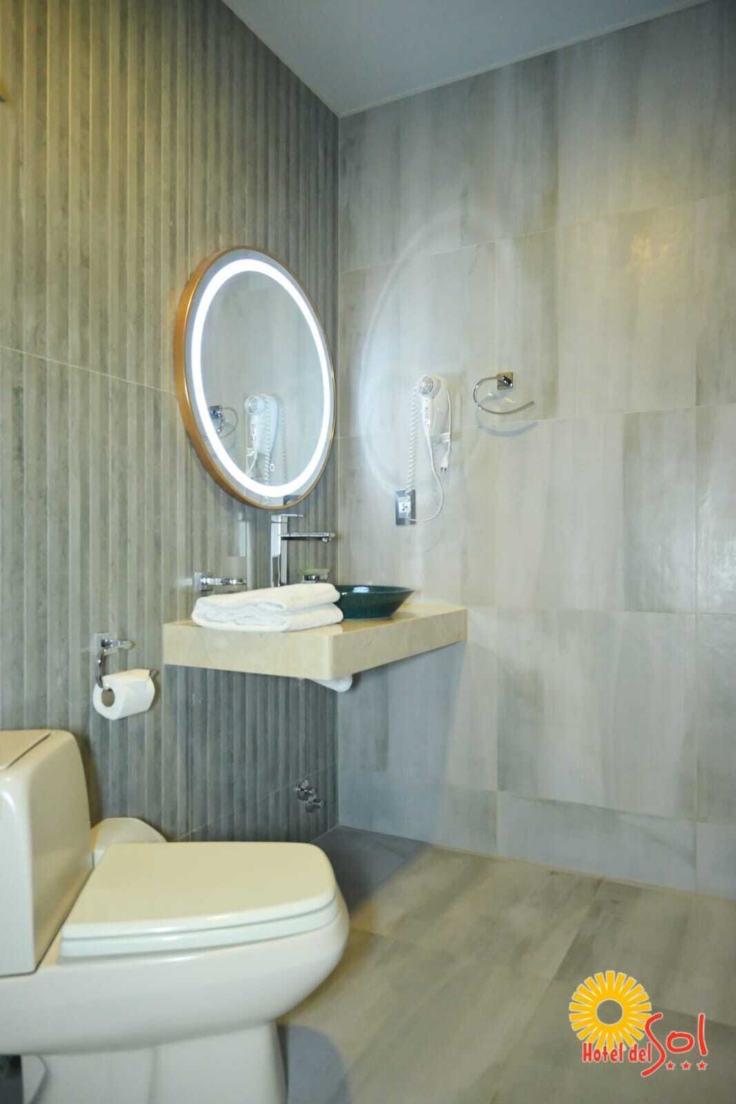 Kamar Single | Kamar mandi | Shower, pancuran hujan, pengering rambut, dan handuk