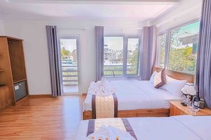 Premium bedding, minibar, in-room safe, individually furnished - Cherry Luxury Hotel (Da Lat)