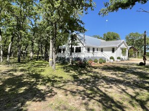 Exterior - Beautiful Private Country Home on 23 acres. Sleeps 9. Pond, dock, hiking trails. (Flatonia)