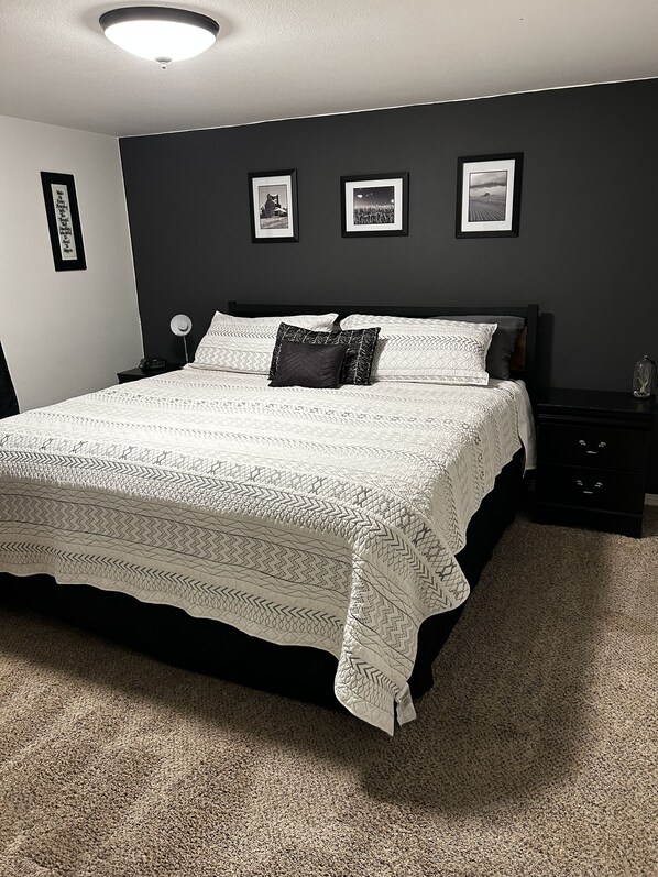 2 habitaciones, escritorio, tabla de planchar con plancha y wifi gratis 