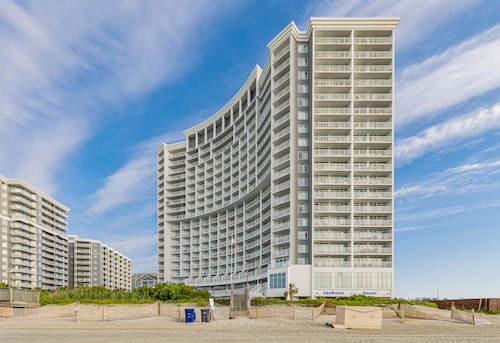 OCEAN FRONT Seawatch Resort Beach Front King Bed!
