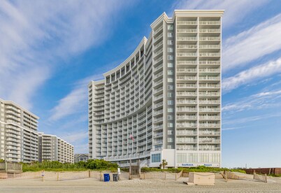 OCEAN FRONT Seawatch Resort Beach Front King Bed!