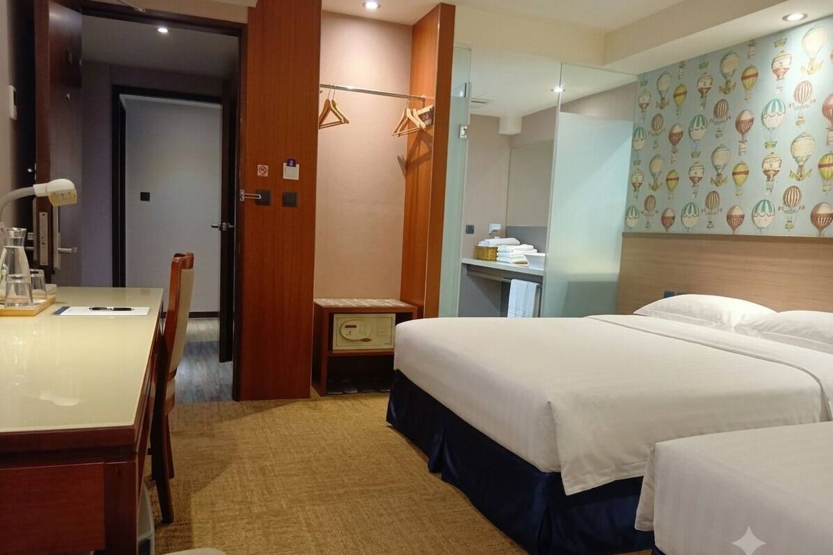 In-room safe, desk, laptop workspace, soundproofing